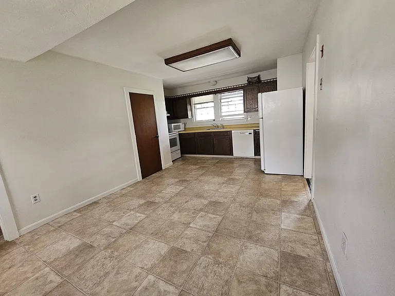169 King St #1 — Photo 4