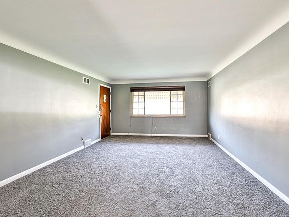 4th image of 5631 Kirby Ave