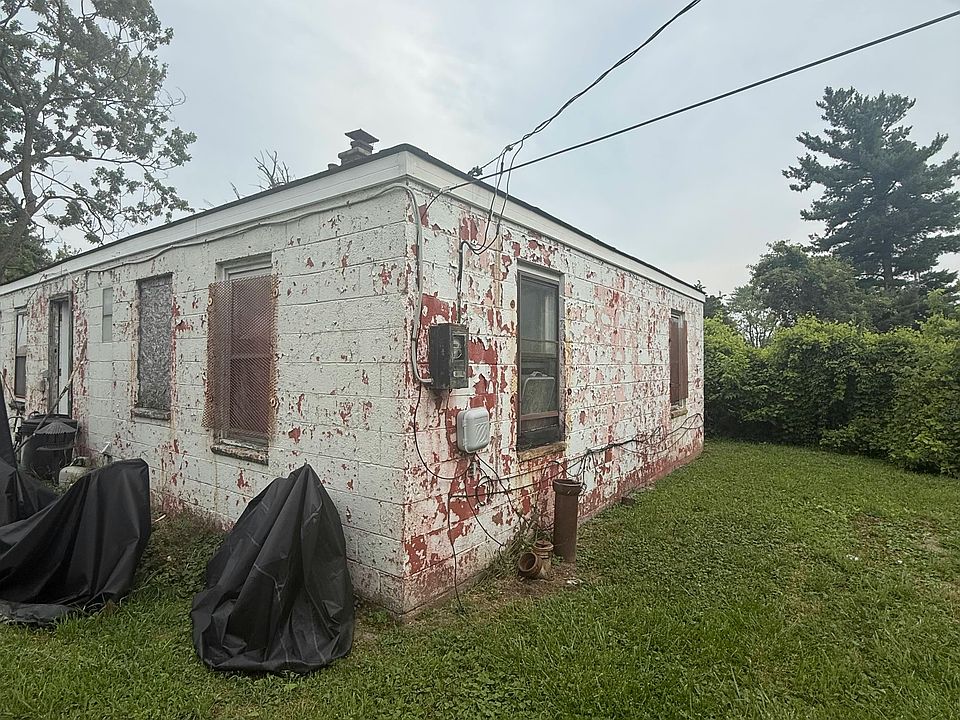 2nd image of 12707 Heyden St
