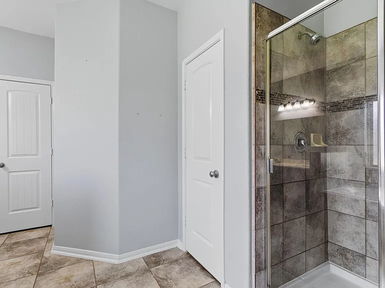 271 Westwood Dr — Photo 28