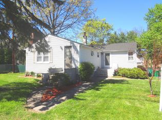 35 Friendly Ln, Poughkeepsie, NY 12603