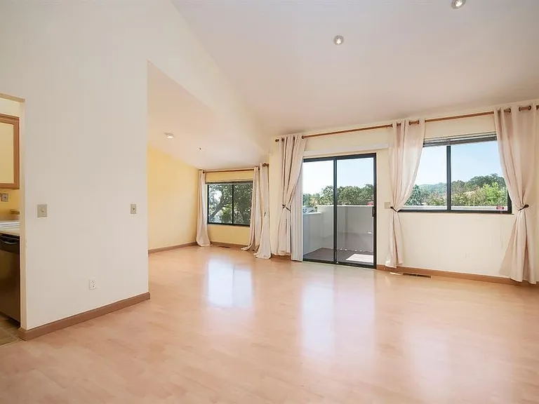 25 Dogwood Ct — Photo 3