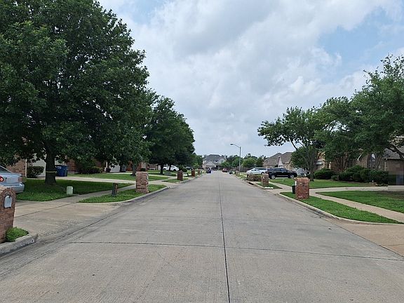 5th image of 301 Orchard Trl