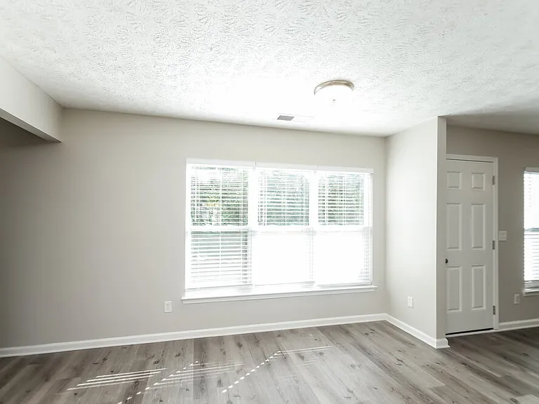 8202 Camp Hill Ct — Photo 9