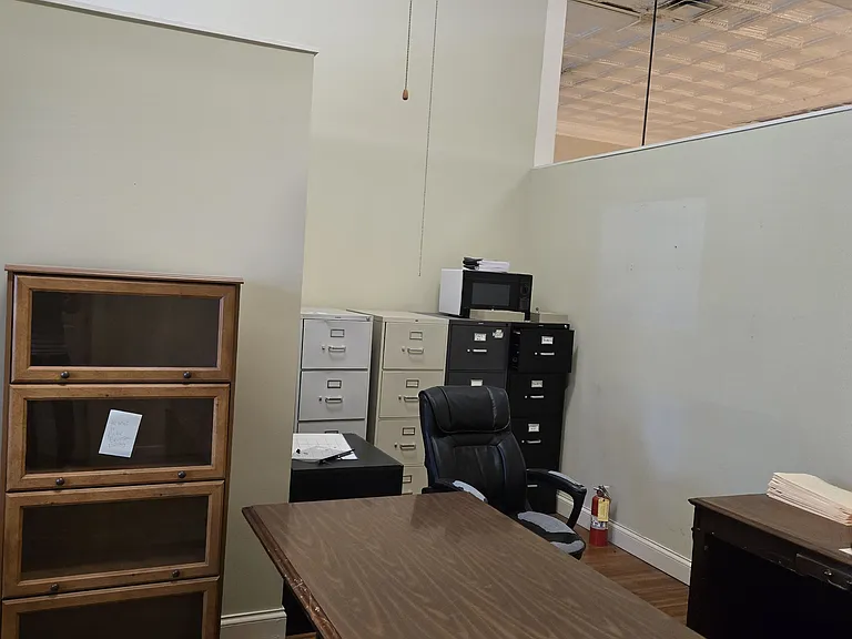 301 Broad St — Photo 11