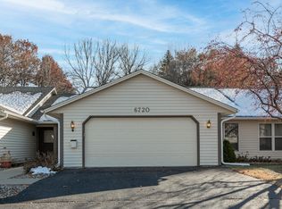 6720 Buckley Cir, Inver Grove Heights, MN 55076