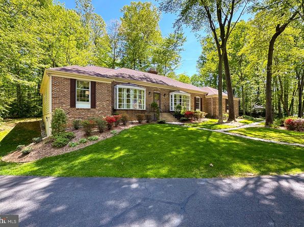 5313 Black Oak Dr, Fairfax, VA 22032