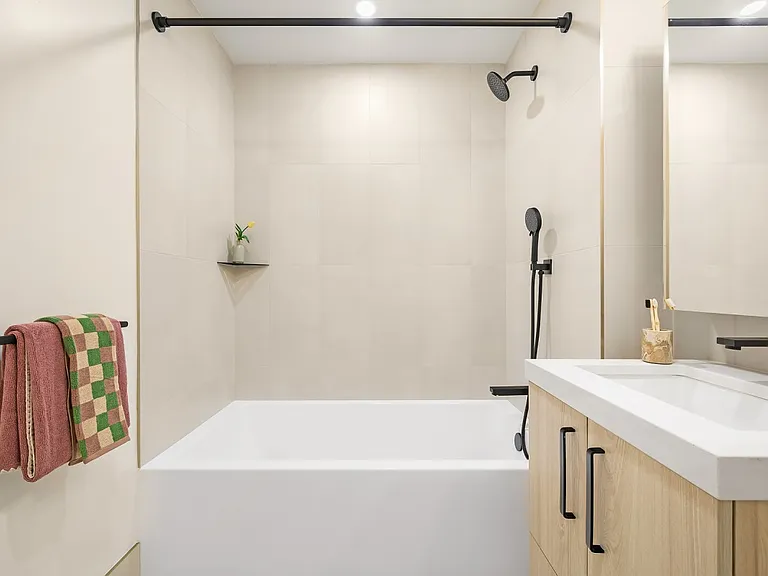 65 Dupont St #713 — Photo 7