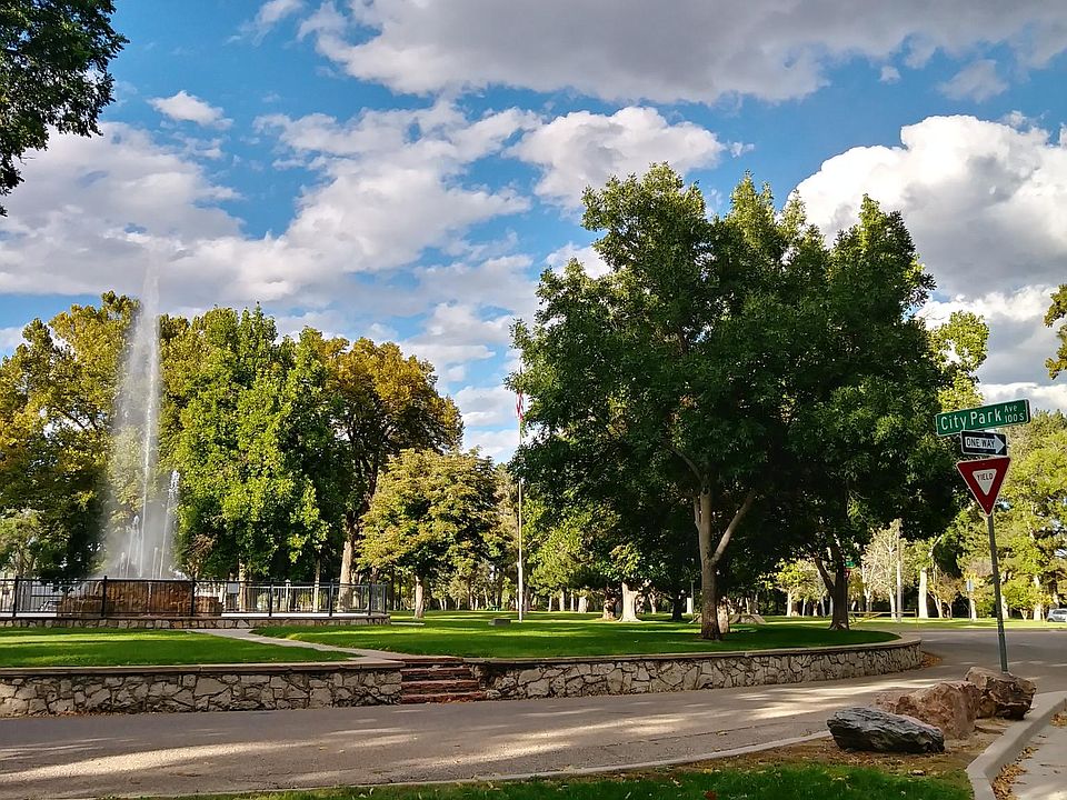 Live next to City Park!