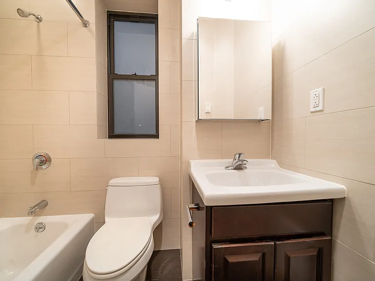 10 W 103rd St #5F — Photo 6