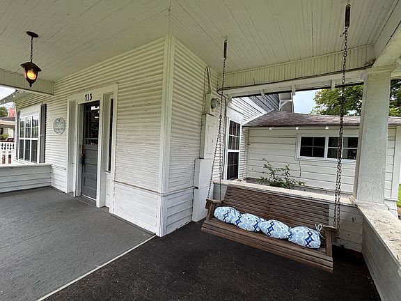 4th image of 713 Cove Rd