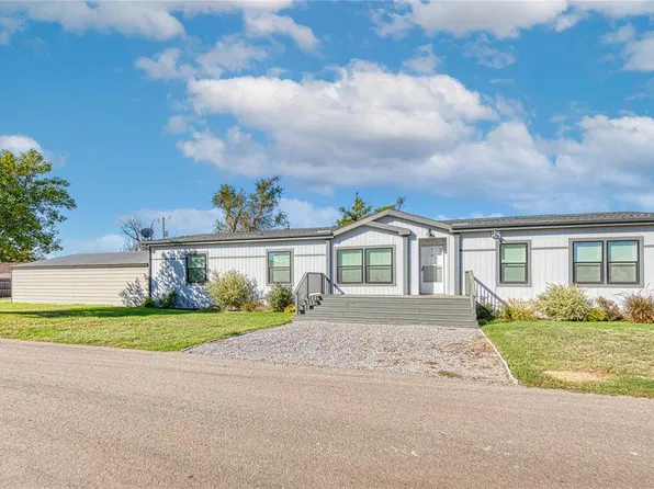 600 S Evans Ave, Leedey, OK 73654