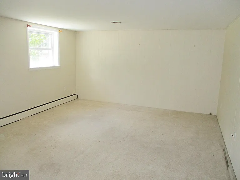 4002 Essex Rd — Photo 5