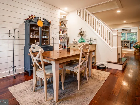 3323 Conrad St, Philadelphia, PA 19129
