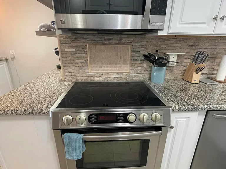 410 Wilma Cir #103 — Photo 13