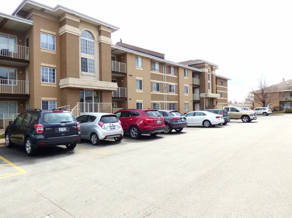 4217 W 76th St APT 204, Chicago, IL 60652