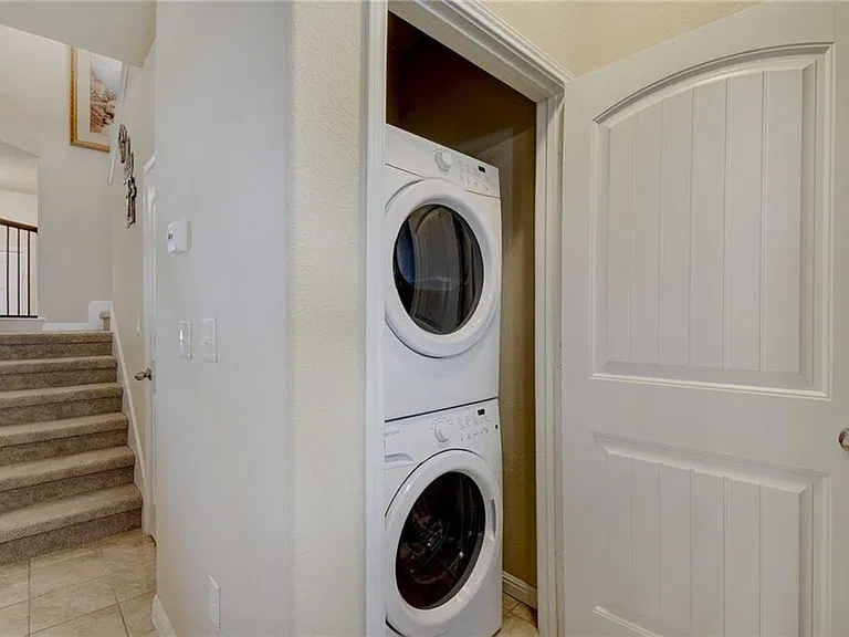 412 Crater Lake Dr #412 — Photo 19