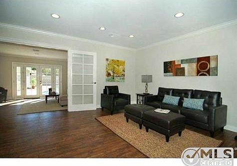 3rd image of 10050 Woodley Ave