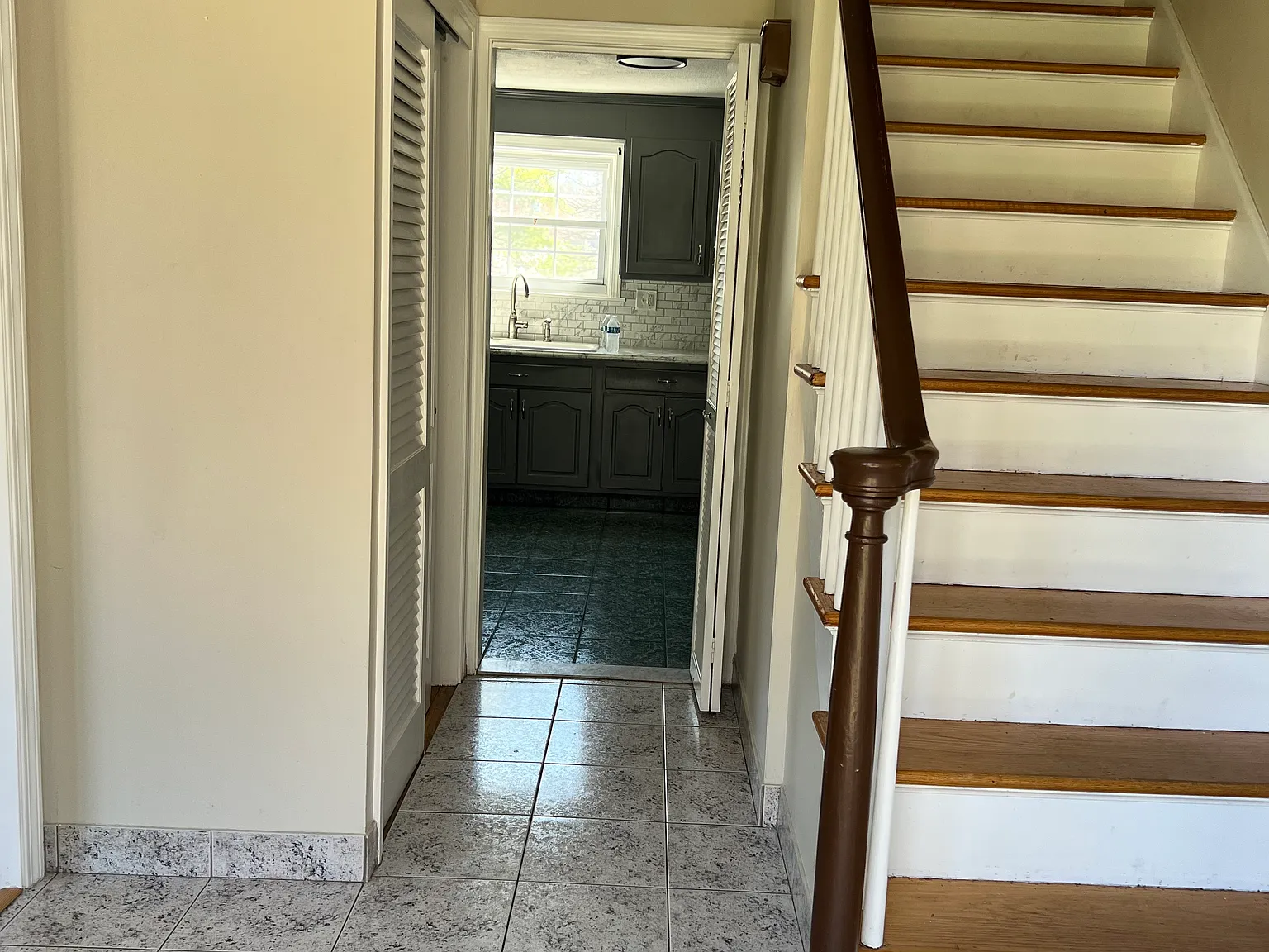 4 bed, 3.5 bath, 2120 sqft, $3,500 — Photo 2