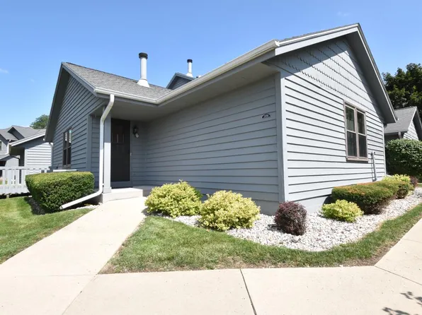 349 Lexington COURT #A, Pewaukee, WI 53072