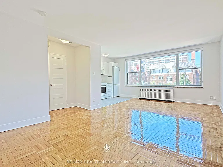 1545 Bathurst St #204 — Photo 2