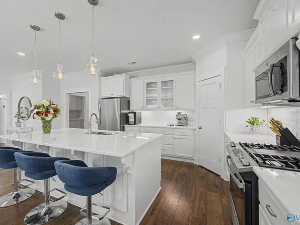 7052 Meadow Way Ln, Owens Cross Roads, AL 35763