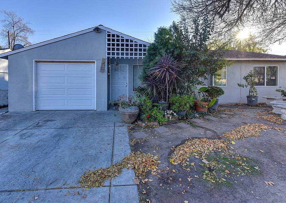 1st image of 4028 Stephen Dr