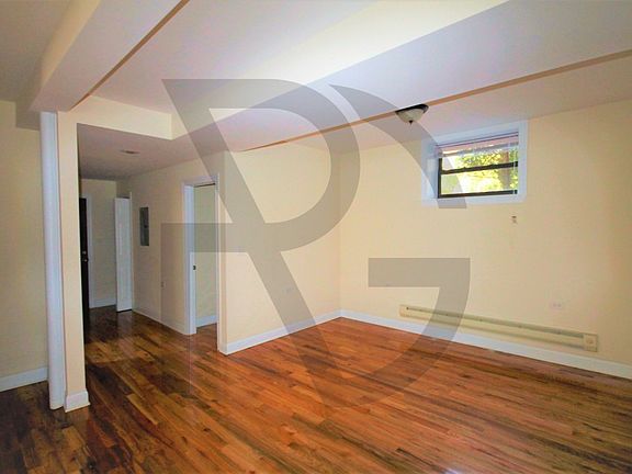 2nd image of 1115 W Oakdale Ave #1117GN