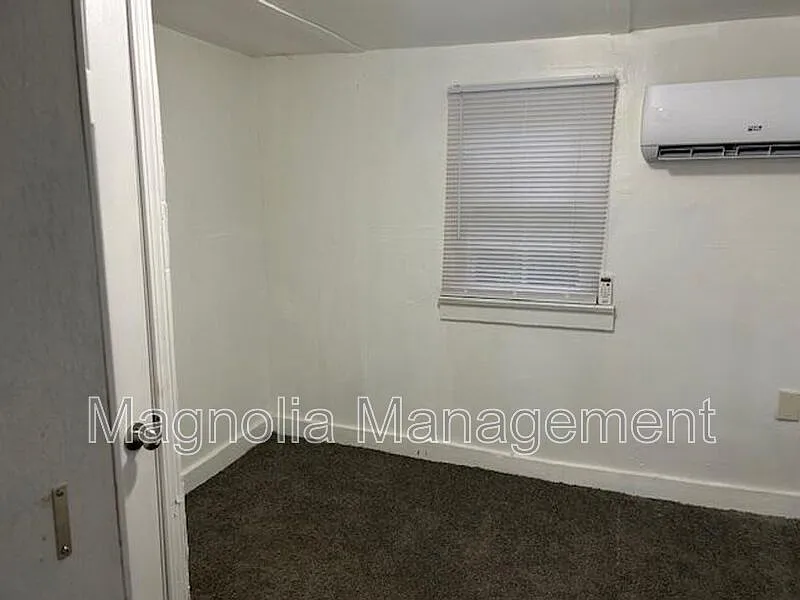2 bed, 1.0 bath, $895 — Photo 3