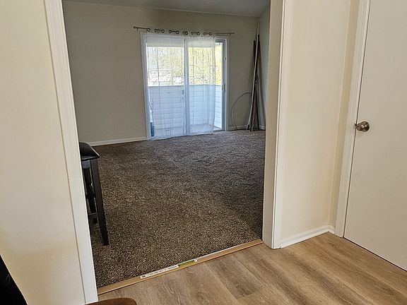 5th image of 209 Cedar St APT E2