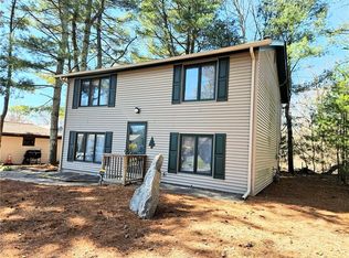 3 Lakeview Dr, Narragansett, RI 02882