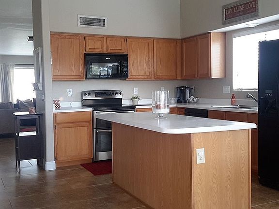 2XOven range, refridge stays