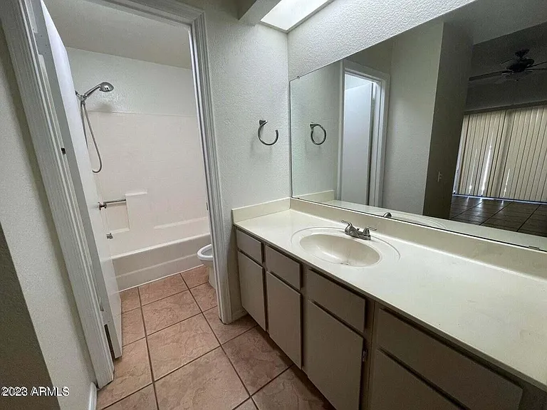 2035 S Elm St #117 — Photo 16