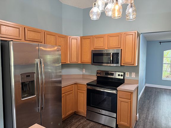 4th image of 1010 Stationside Dr