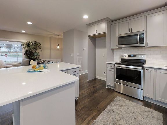 4th image of 228 Lakeside Park Dr