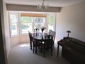 4th image of 325 Meadowview Ln