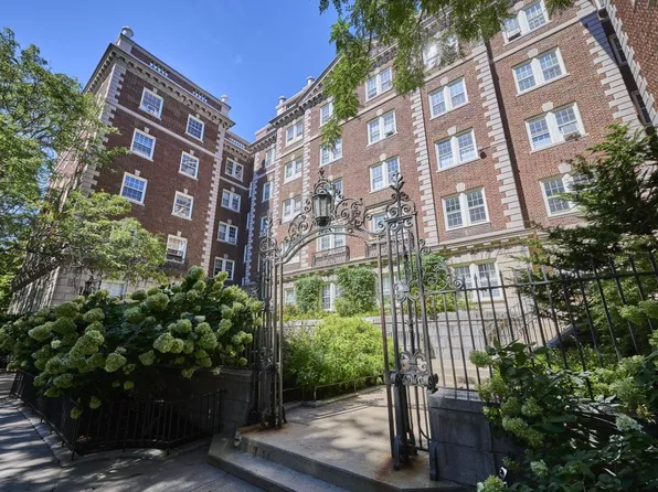 7 Arlington St APT 4, Cambridge, MA 02140