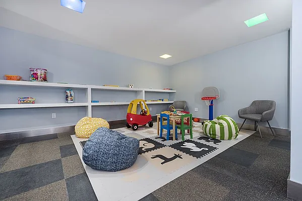 Rented by Bold New York | media 19