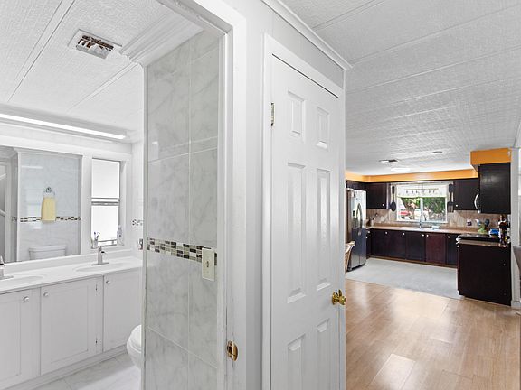 5th image of 2961 SW 52nd Terrace