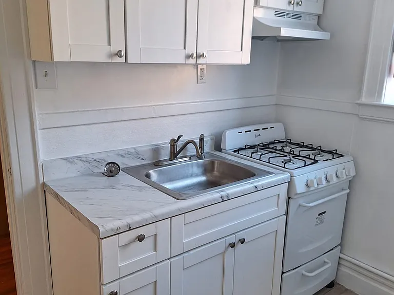 47 N Fullerton Ave — Photo 12