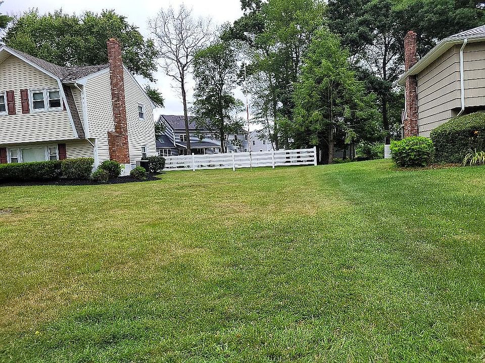 2nd image of 46 Rockland Dr