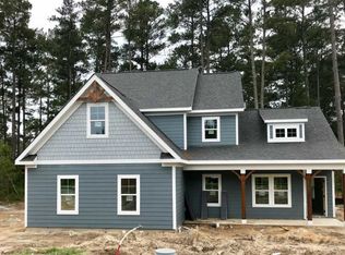 610 Legacy Lakes Way, Aberdeen, NC 28315