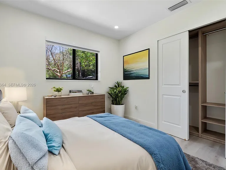 255 Grant Dr — Photo 17