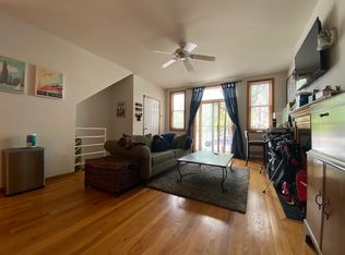 1437 W Huron St #1, Chicago, IL 60642