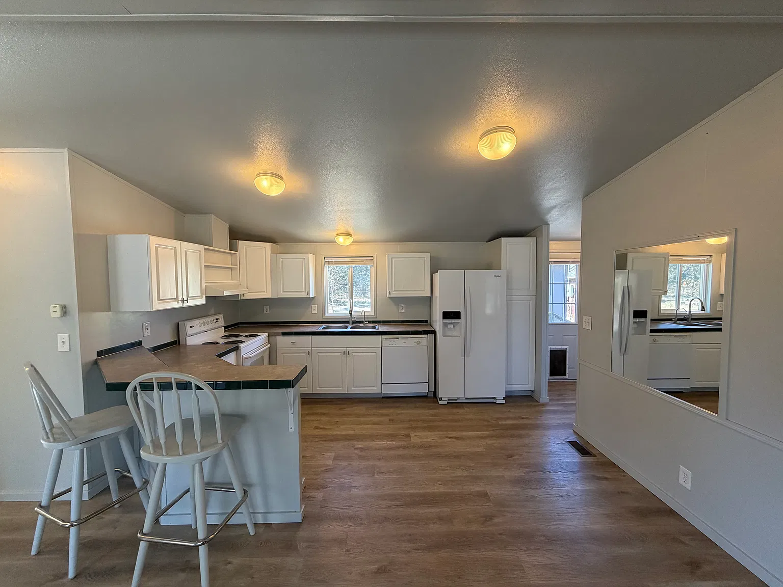 3 bed, 1200 sqft, $2,000 — Photo 4