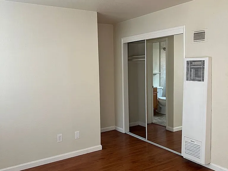 1819 G St — Photo 13