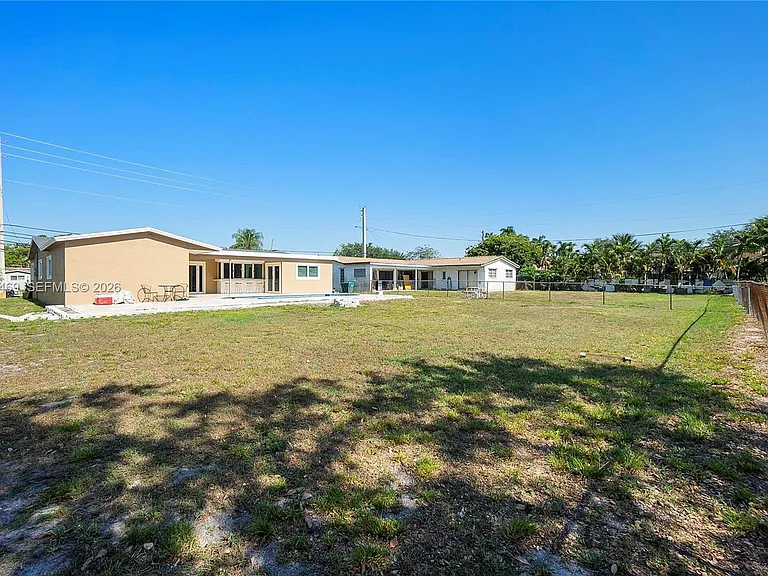 4914 SW 90th Ave — Photo 38