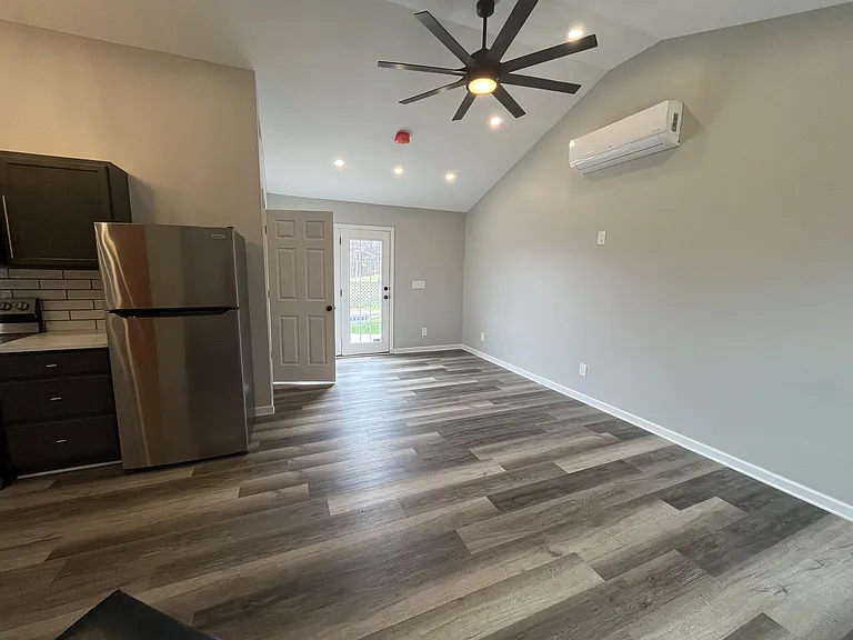 8010 Sunset Heights Dr #B — Photo 7