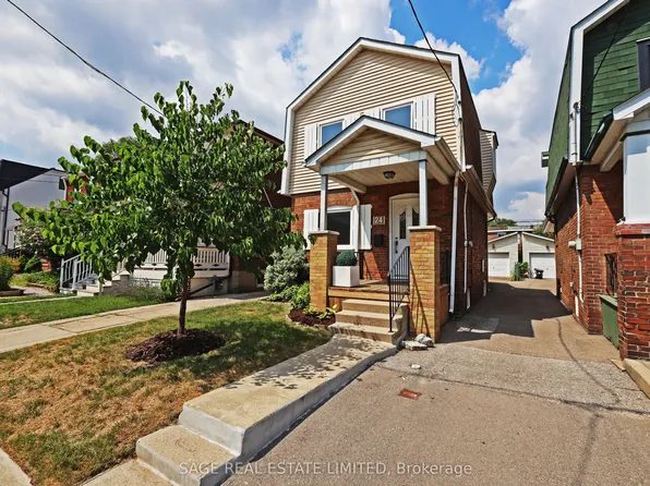 24 Morland Rd, Toronto, ON M6S 2M8