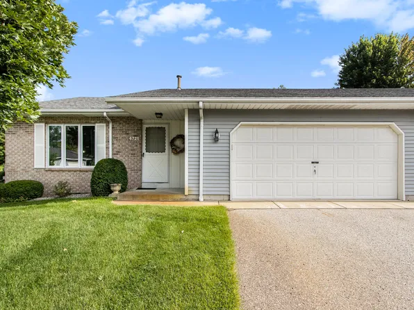 6721 Leisure Way Dr SE, Caledonia, MI 49316